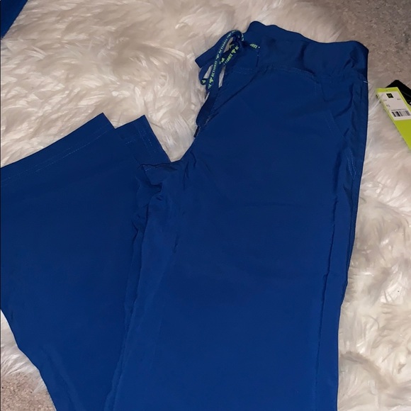 Scrub Set For Medical Work - Picture 2 of 4